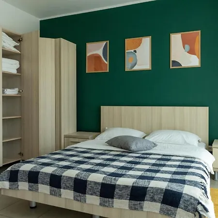 Apartment Aifen - Pentru Toata Familia In - Cu Gradina Proprie, La 2 Pasi De Plaja Eforie Nord