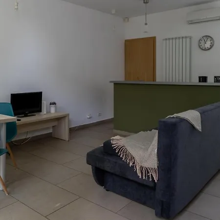 Apartment Aifen - Pentru Toata Familia In - Cu Gradina Proprie, La 2 Pasi De Plaja Eforie Nord