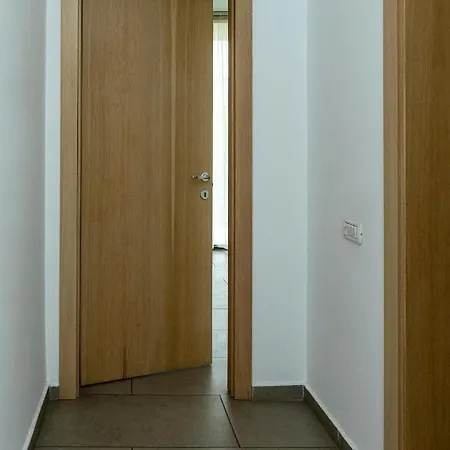 Aifen - Pentru Toata Familia In - Cu Gradina Proprie, La 2 Pasi De Plaja Apartment Eforie Nord