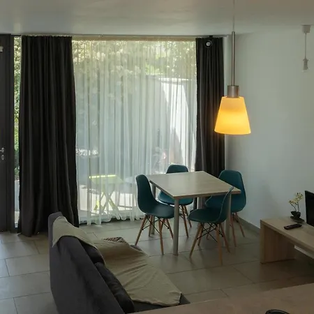 Aifen - Pentru Toata Familia In - Cu Gradina Proprie, La 2 Pasi De Plaja Eforie Nord