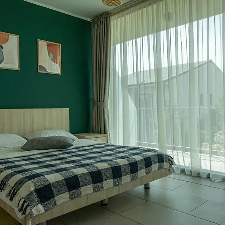 Aifen - Pentru Toata Familia In - Cu Gradina Proprie, La 2 Pasi De Plaja Eforie Nord