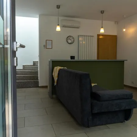 Apartment Aifen - Pentru Toata Familia In - Cu Gradina Proprie, La 2 Pasi De Plaja Eforie Nord