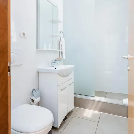 Aifen - Pentru Toata Familia In - Cu Gradina Proprie, La 2 Pasi De Plaja Apartment 4*